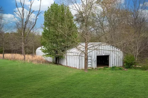 Exterior - 264 Firetower Rd, Dickson, TN 37055 photo 2 of 7