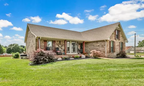 3656 Fieldstone Dr, Clarksville, TN 37040