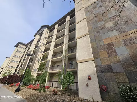124 Plaza Dr #2407, Pigeon Forge, TN 37863