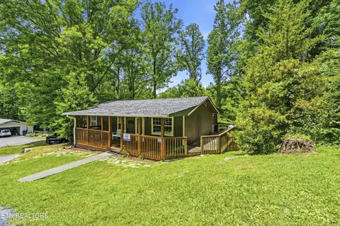 2106 Hickory Manor Rd, Sevierville, TN 37862