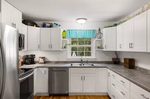 Kitchen - 269 Pleasant Ridge Rd, Goodspring, TN 38460 photo 1 of 2