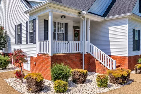 Exterior - 109 Hillside Dr, Dickson, TN 37055 photo 3 of 15