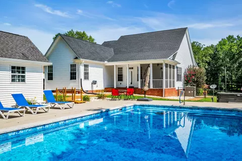 Exterior - 109 Hillside Dr, Dickson, TN 37055 photo 12 of 15