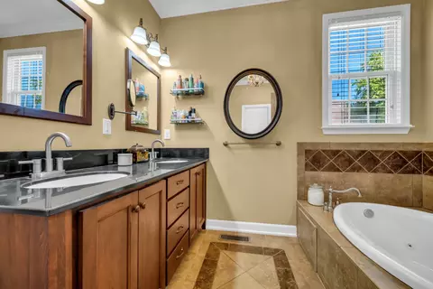 Bath - 109 Hillside Dr, Dickson, TN 37055 photo 1 of 4