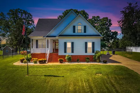 Exterior - 109 Hillside Dr, Dickson, TN 37055 photo 1 of 15