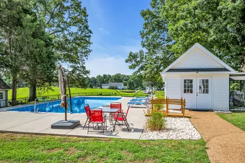 Exterior - 109 Hillside Dr, Dickson, TN 37055 photo 10 of 15