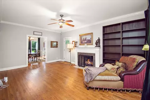 Living - 3228 E Compton Rd, Murfreesboro, TN 37130 photo 2 of 5