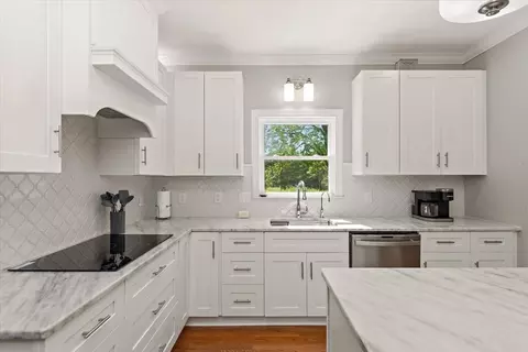 Kitchen - 3228 E Compton Rd, Murfreesboro, TN 37130 photo 4 of 4