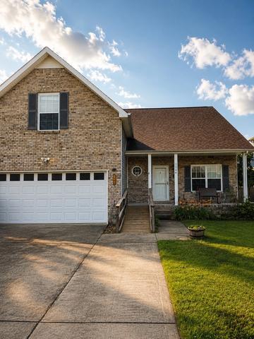 1544 Buchanon Dr, Clarksville, TN 37042