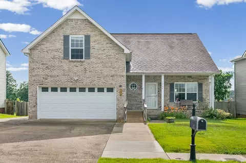 1544 Buchanon Dr, Clarksville, TN 37042