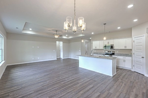 Living - 21 Bartow St, Decherd, TN 37324 photo 1 of 2