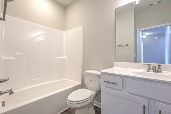 Bath - 21 Bartow St, Decherd, TN 37324 photo 1 of 1