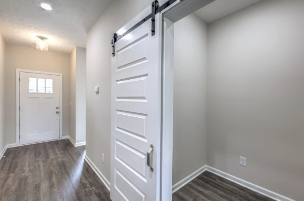 Entry Way - 21 Bartow St, Decherd, TN 37324 photo 4 of 4