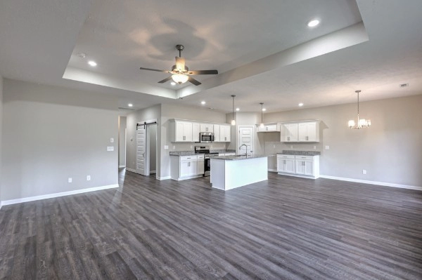 Living - 21 Bartow St, Decherd, TN 37324 photo 2 of 2