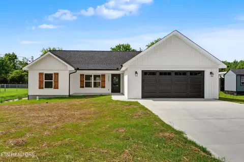 2203 Pinewood Dr, Maryville, TN 37803