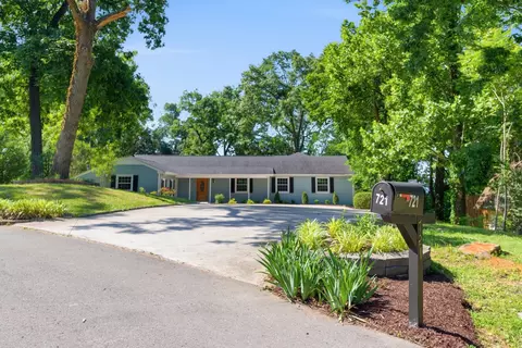 721 Stirrup Ct, Nashville, TN 37221