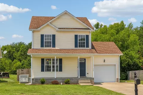 565 Oakmont Dr, Clarksville, TN 37042