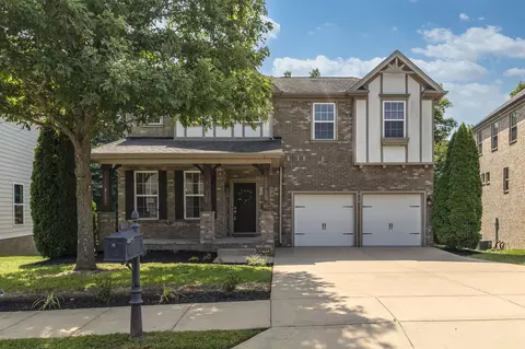 2128 Ravenscourt Dr, Thompsons Station, TN 37179