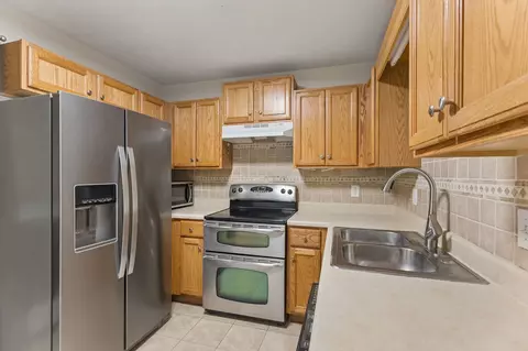 Kitchen - 5056 Tabitha St, Murfreesboro, TN 37129 photo 2 of 3