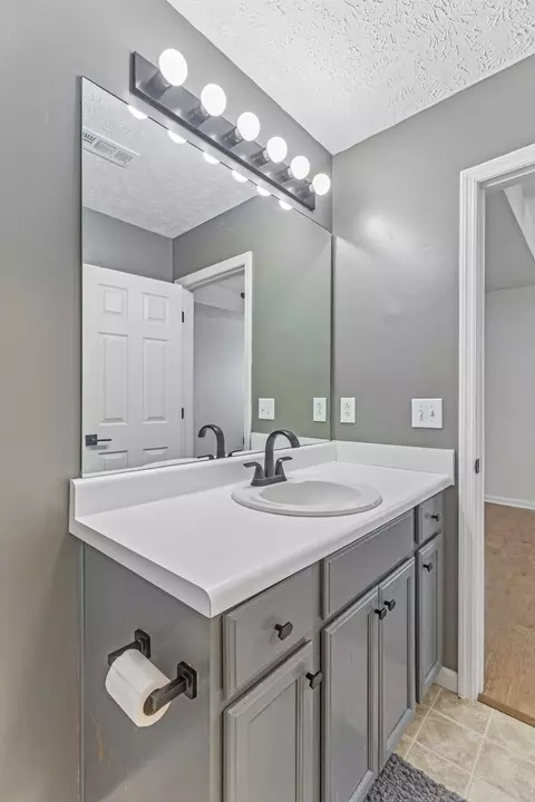 Bath - 5056 Tabitha St, Murfreesboro, TN 37129 photo 2 of 3