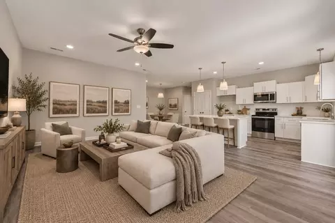 2704 Brewster Dr, Clarksville, TN 37042