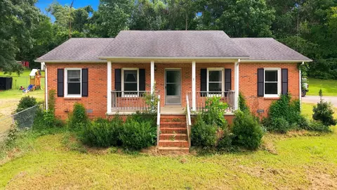 325 Clyde Wix Rd, Westmoreland, TN 37186