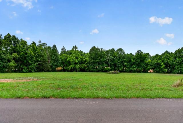 2 Cora Rd, Cookeville, TN 38501