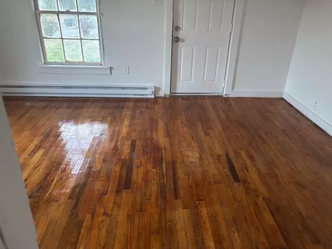 Living - 515 Mitchell St, Pulaski, TN 38478 photo 3 of 5