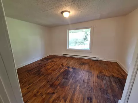 Living - 515 Mitchell St, Pulaski, TN 38478 photo 5 of 5