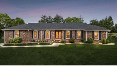 102 Azalea Ln, Franklin, TN 37064