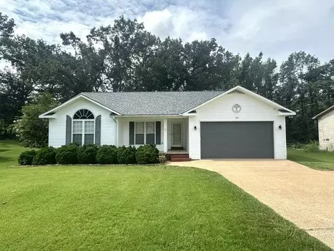 50 Bobbie Ann Dr, Savannah, TN 38372