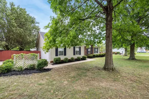 Exterior - 2735 Roscommon Dr, Murfreesboro, TN 37128 photo 3 of 14