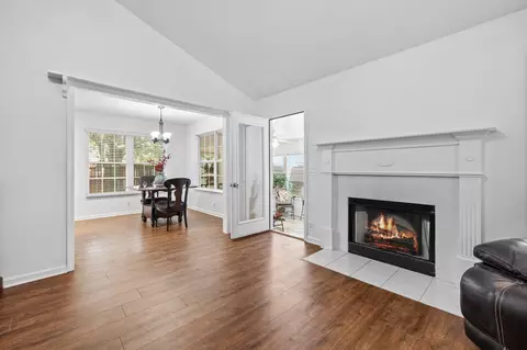 Living - 2735 Roscommon Dr, Murfreesboro, TN 37128 photo 5 of 5