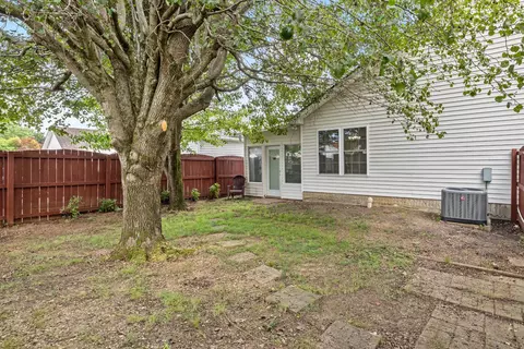 Exterior - 2735 Roscommon Dr, Murfreesboro, TN 37128 photo 7 of 14