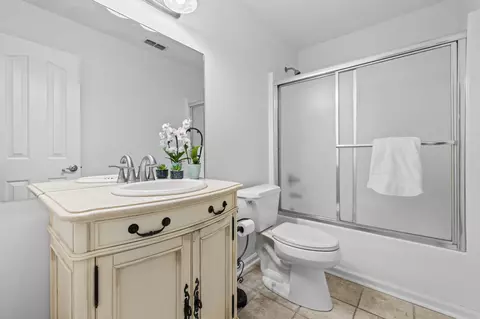 Bath - 2735 Roscommon Dr, Murfreesboro, TN 37128 photo 5 of 5