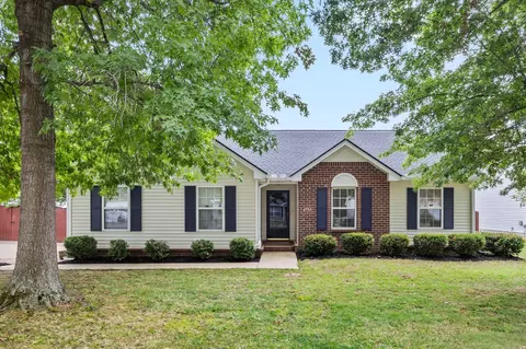 2735 Roscommon Dr, Murfreesboro, TN 37128
