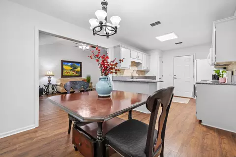 Dining - 2735 Roscommon Dr, Murfreesboro, TN 37128 photo 1 of 2