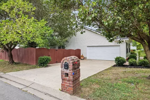 Exterior - 2735 Roscommon Dr, Murfreesboro, TN 37128 photo 13 of 14