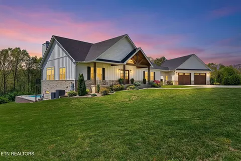 270 Copper Pt, Crossville, TN 38555