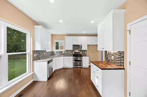Kitchen - 304 Devonshire Dr, Franklin, TN 37064 photo 1 of 3