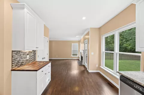 Living - 304 Devonshire Dr, Franklin, TN 37064 photo 6 of 6