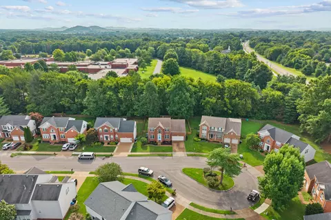 View/Area - 304 Devonshire Dr, Franklin, TN 37064 photo 2 of 4