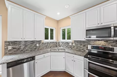 Kitchen - 304 Devonshire Dr, Franklin, TN 37064 photo 3 of 3