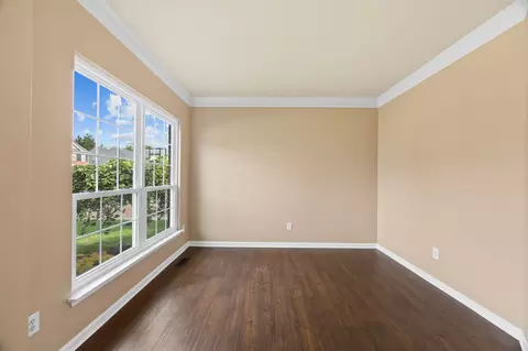 Living - 304 Devonshire Dr, Franklin, TN 37064 photo 1 of 6