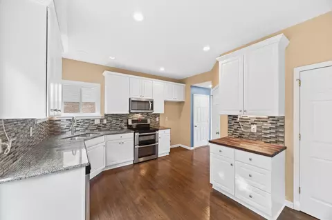 Kitchen - 304 Devonshire Dr, Franklin, TN 37064 photo 2 of 3