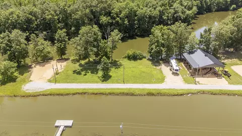 242 Drake Dr, Clifton, TN 38425