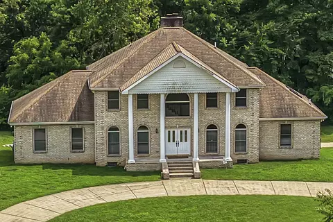 1400 Slaydenwood Rd, Cumberland Furnace, TN 37051