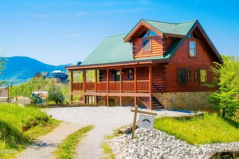 801 Kings Way # 1, Gatlinburg, TN 37738