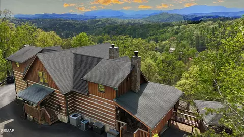 1902 Bluff Ridge Rd, Sevierville, TN 37876