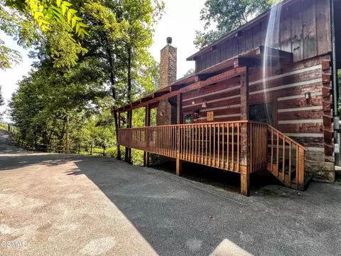 1625 Bluff Ridge Rd, Sevierville, TN 37876